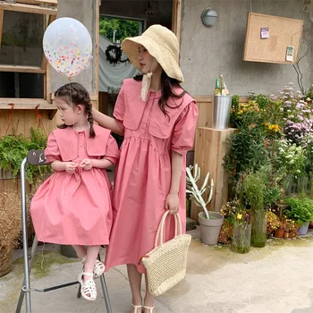 Одинаковые платья для мамы и дочки, Женское Желто-розовое платье с воротником для девочек, одежда 2022 года, Корейская семейная летняя одежда
